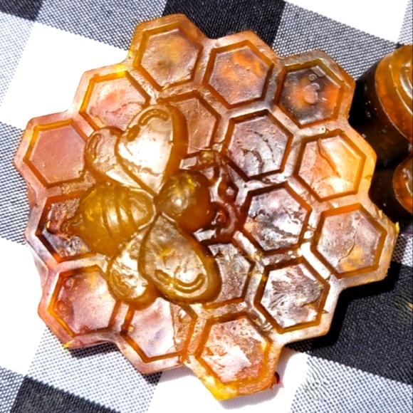 Honey 🍯 Bee 🐝 Bundle Unisex Vegan Glycerin Soap 🧼 - Picture 9 of 14
